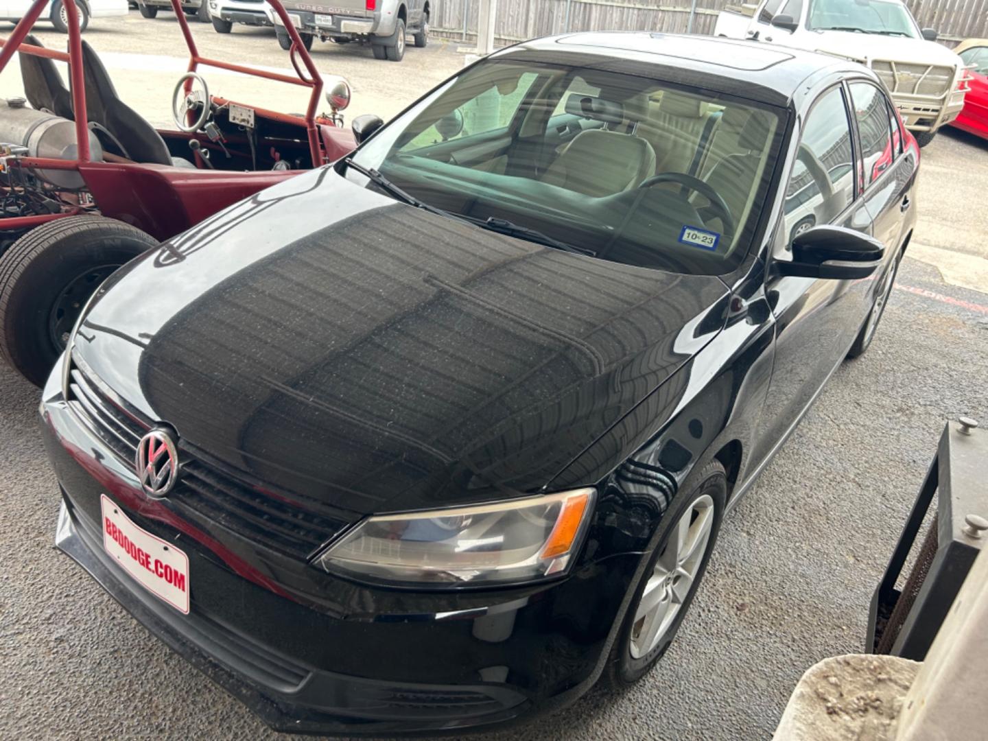 2012 Volkswagen Jetta TDI (3VWLL7AJ1CM) with an 2.0L L4 DOHC 16V TURBO engine, located at 1687 Business 35 S, New Braunfels, TX, 78130, (830) 625-7159, 29.655487, -98.051491 - Photo#0